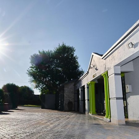 Oleratong Guest House Evander Buitenkant foto